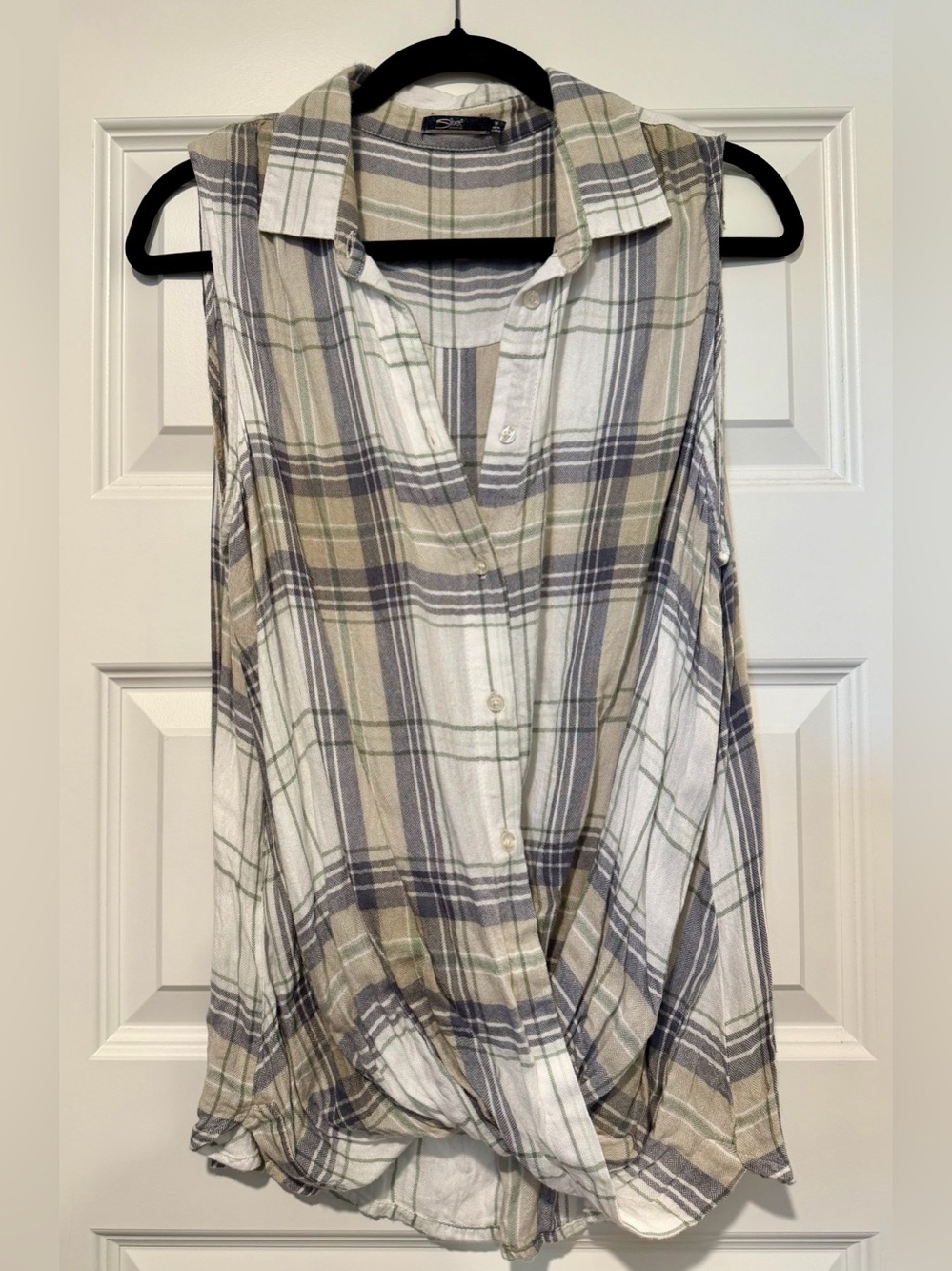 Silver Jeans Co. Plaid Sleeveless Button Down Twist Front Shirt